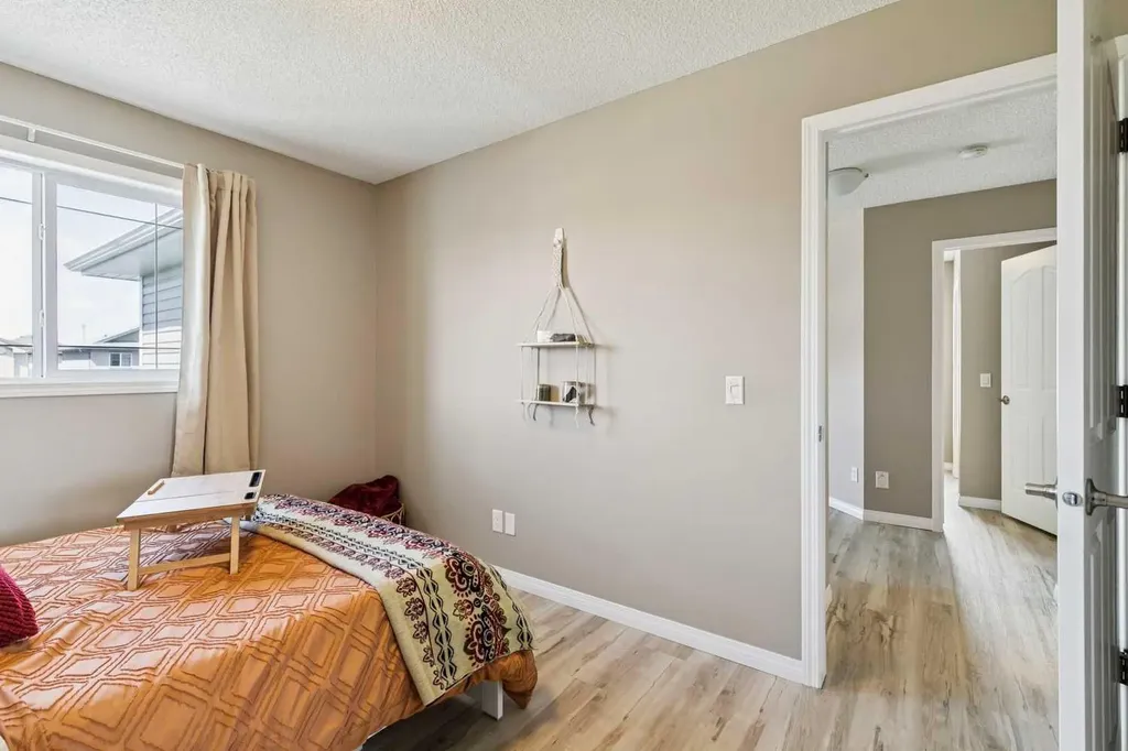 416 Stonegate Road NW Airdrie AB T4B2Z9