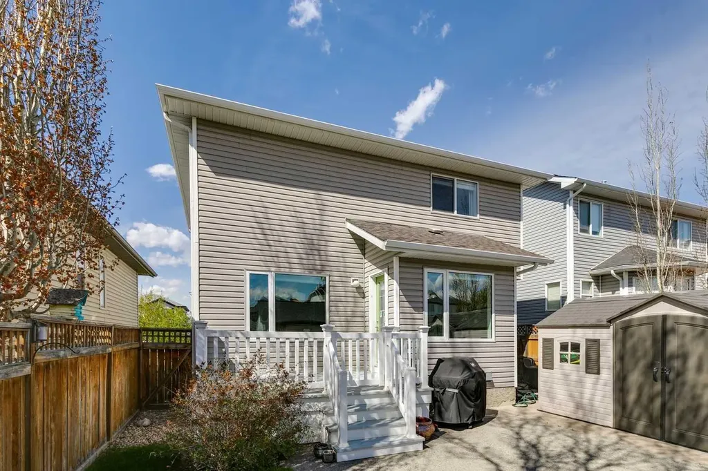 416 Stonegate Road NW Airdrie AB T4B2Z9