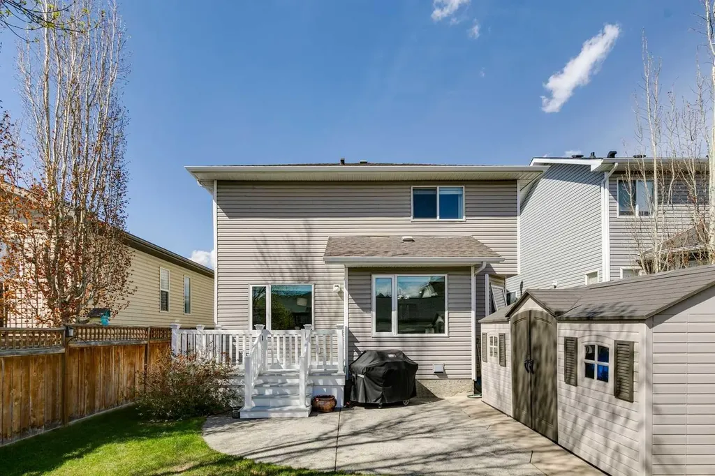 416 Stonegate Road NW Airdrie AB T4B2Z9