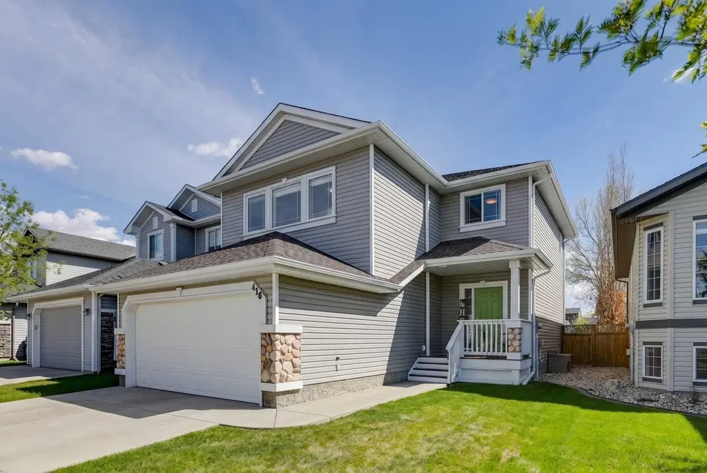 416 Stonegate Road NW Airdrie AB T4B2Z9