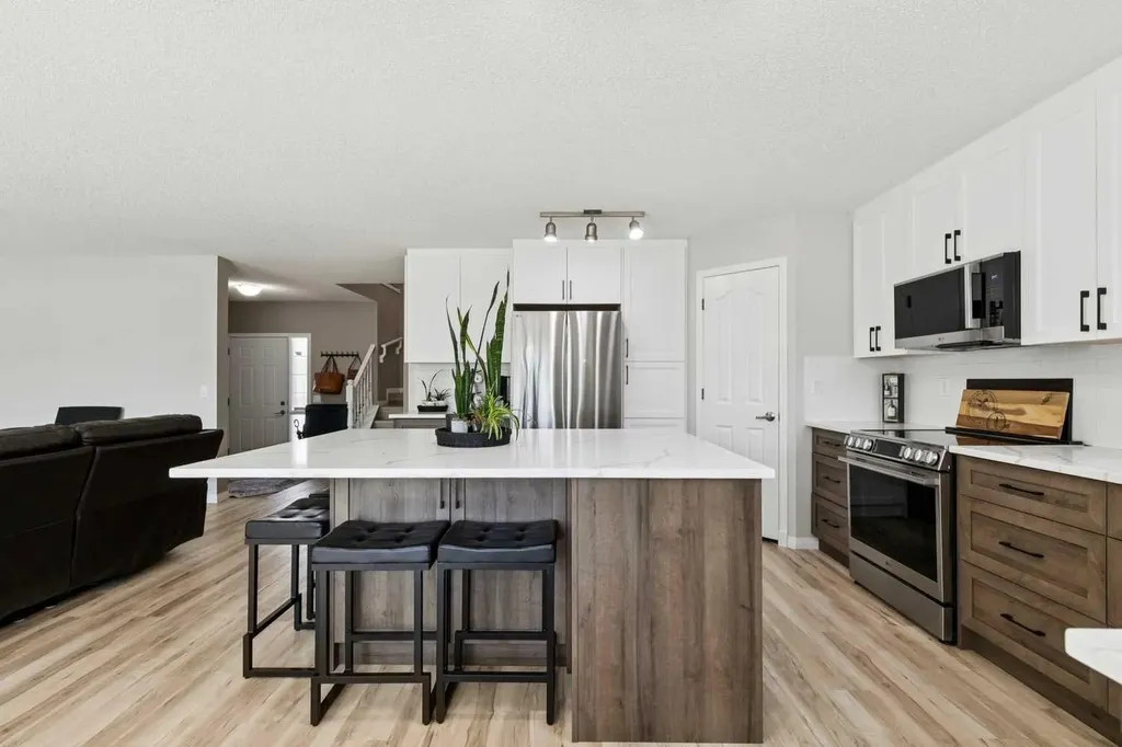 416 Stonegate Road NW Airdrie AB T4B2Z9