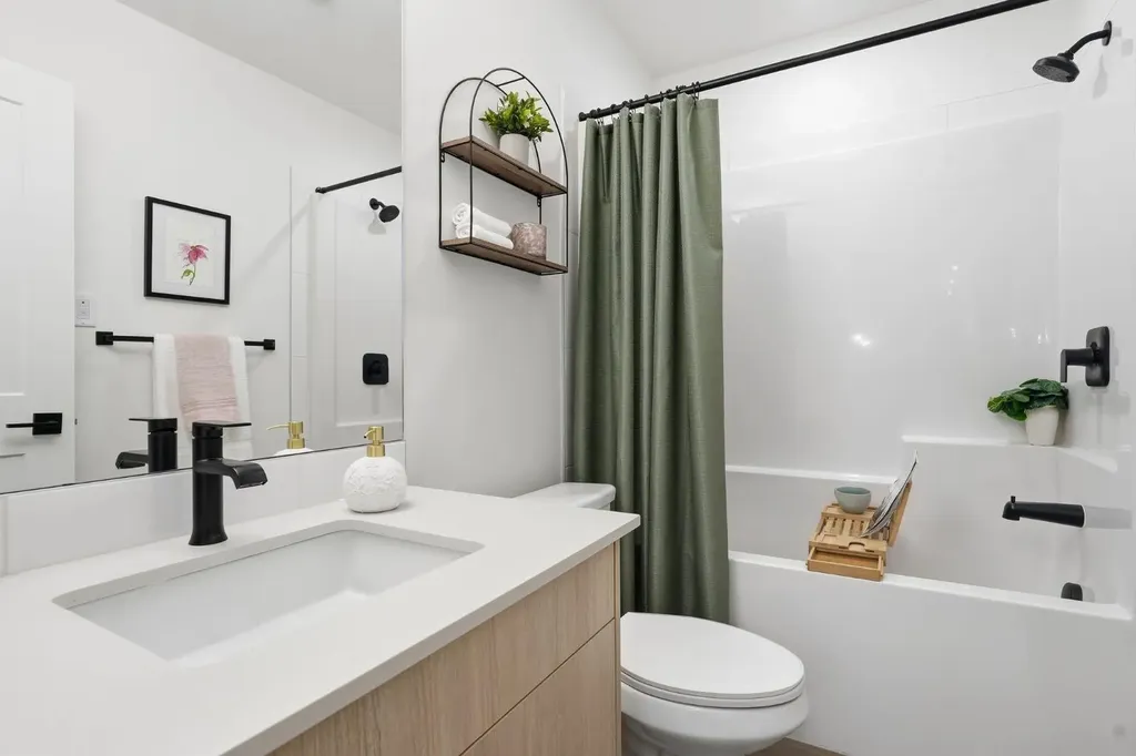 55 Lucas Way NW Calgary AB T3P 2C7