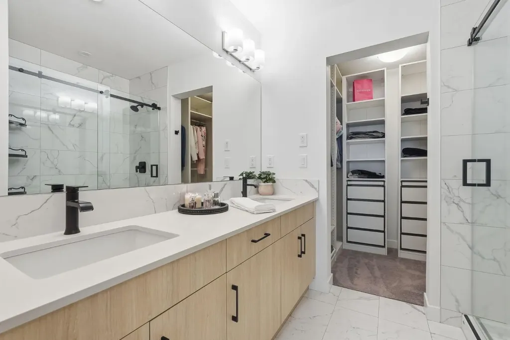 55 Lucas Way NW Calgary AB T3P 2C7