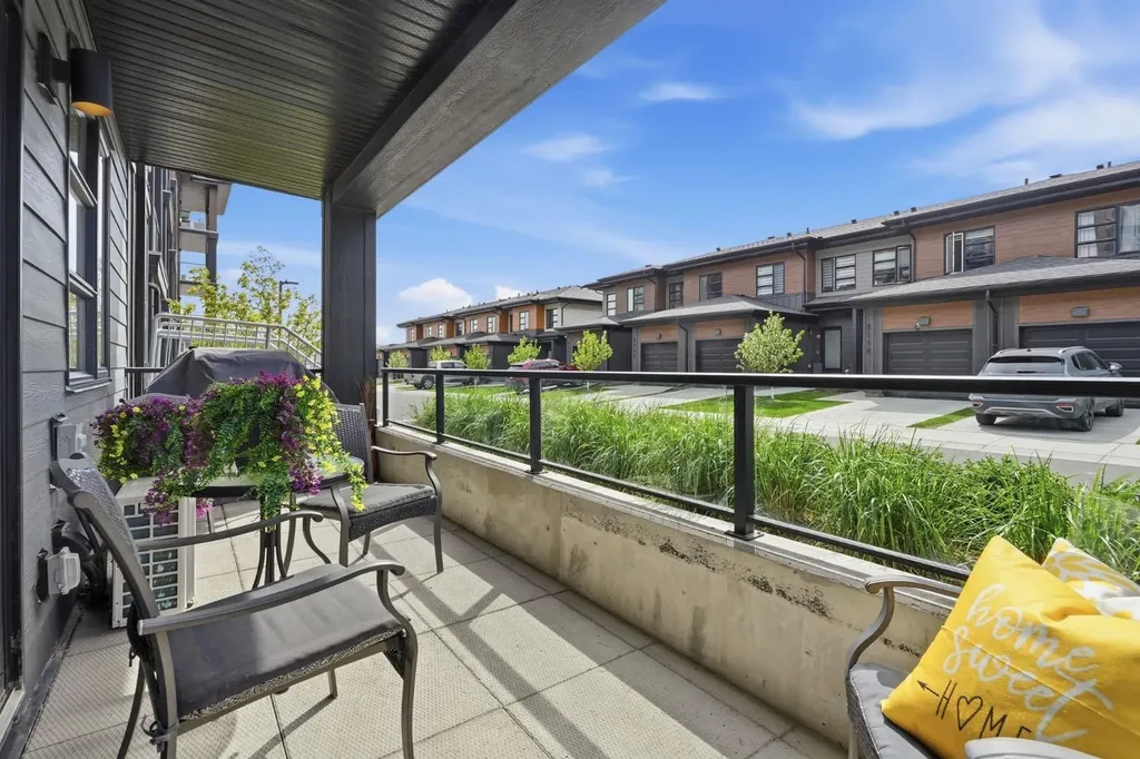 55 Lucas Way NW Calgary AB T3P 2C7