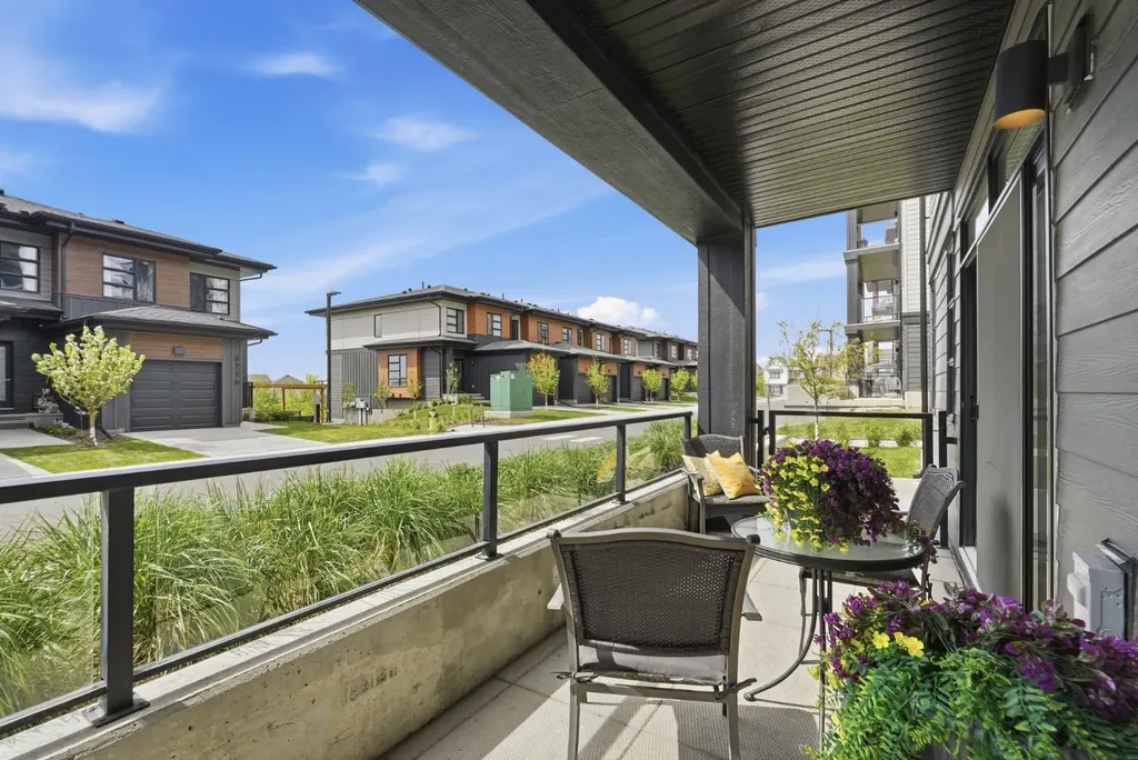 55 Lucas Way NW Calgary AB T3P 2C7