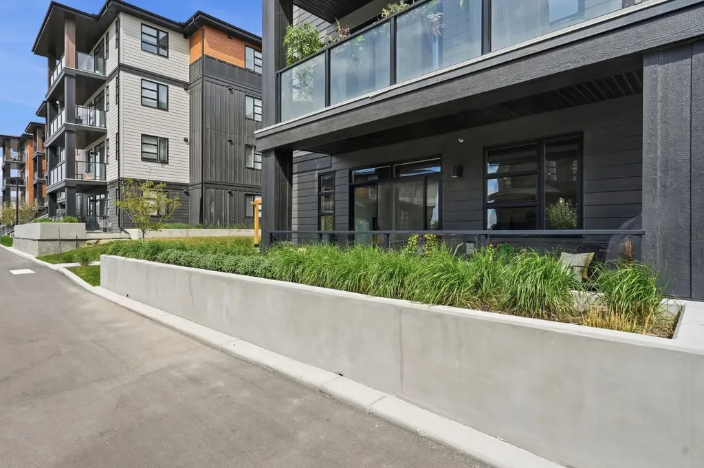55 Lucas Way NW Calgary AB T3P 2C7
