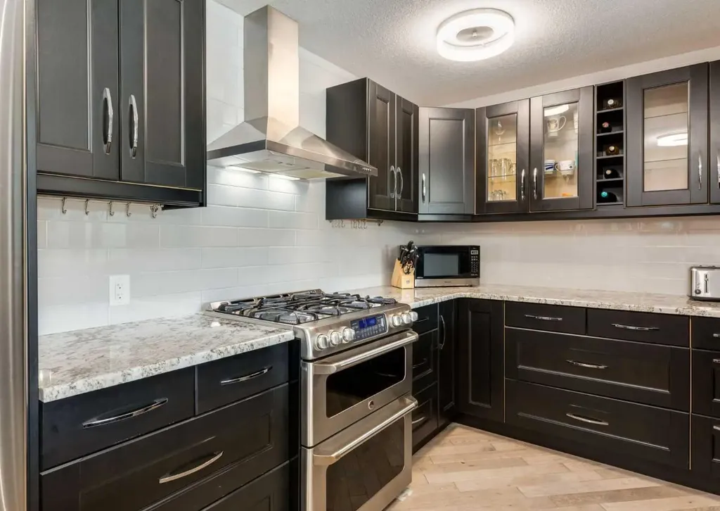 84 Fullerton Road SE Calgary AB T2H 1E5
