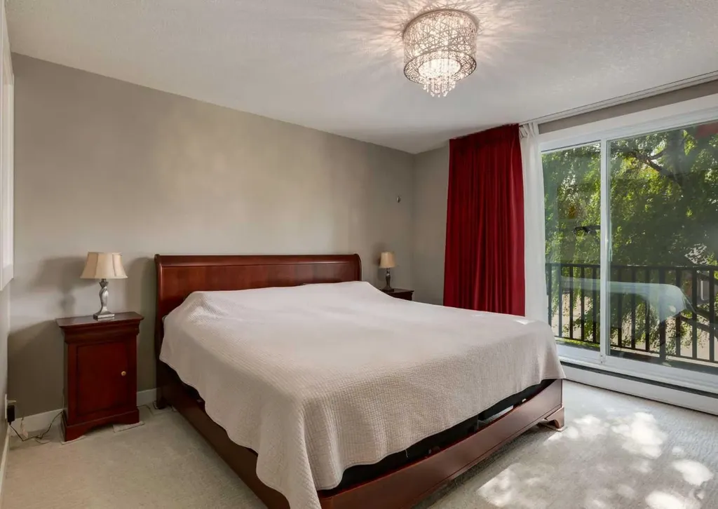 84 Fullerton Road SE Calgary AB T2H 1E5