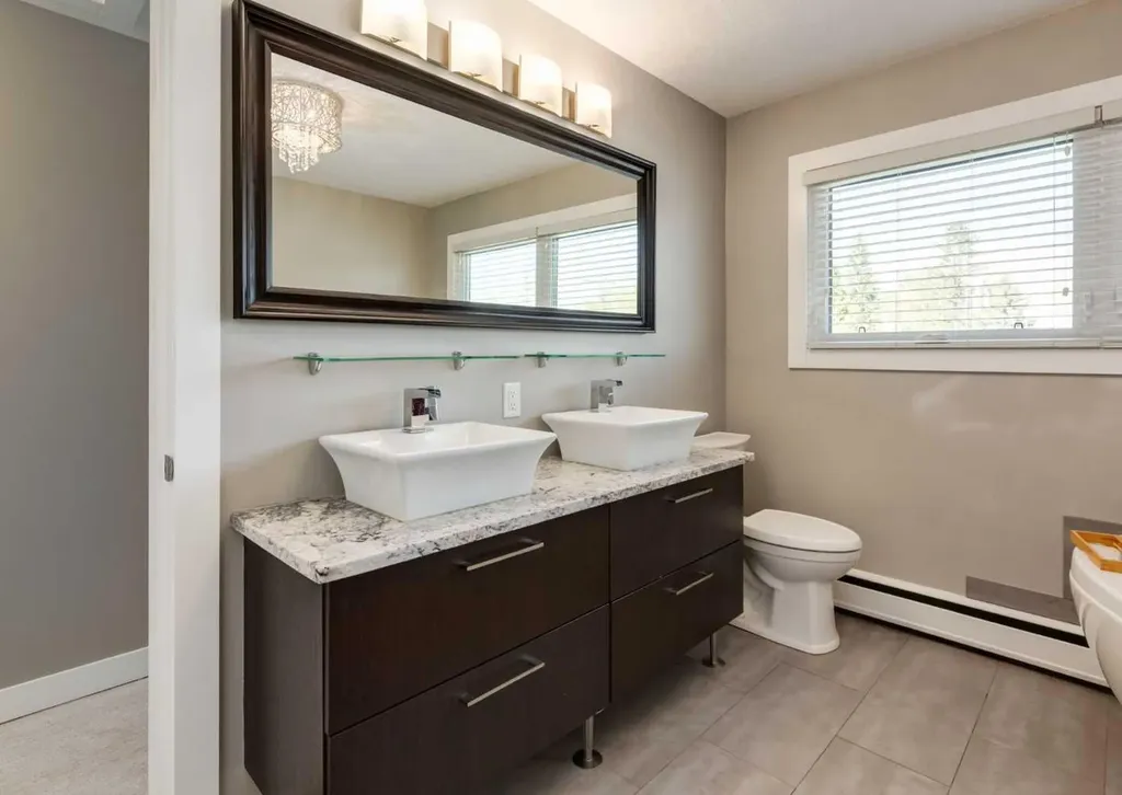 84 Fullerton Road SE Calgary AB T2H 1E5