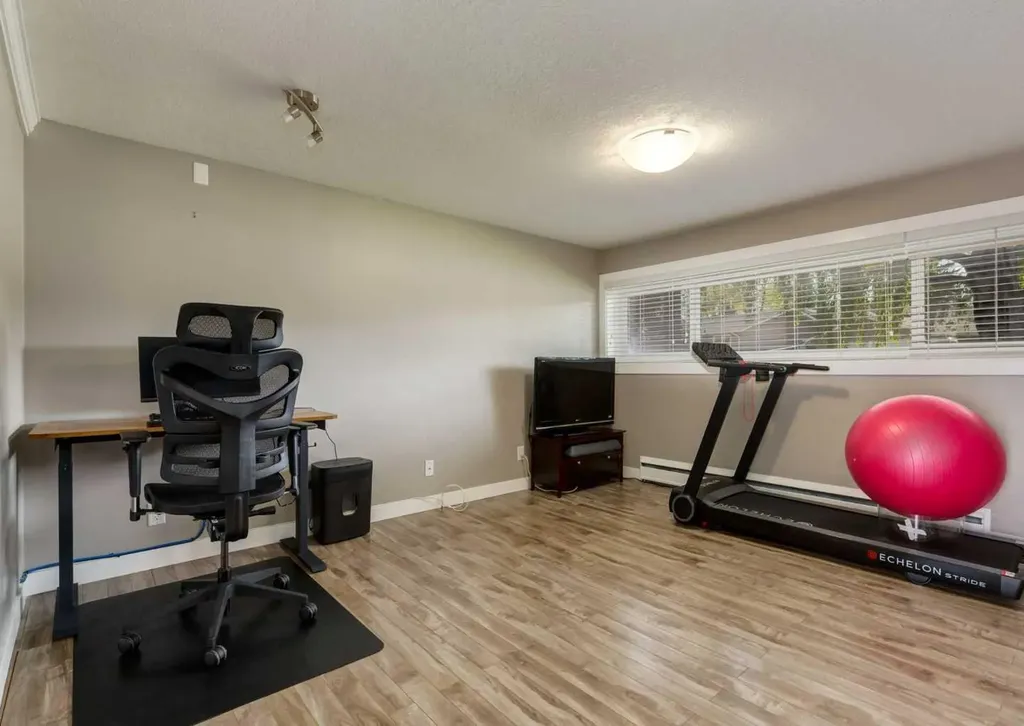 84 Fullerton Road SE Calgary AB T2H 1E5
