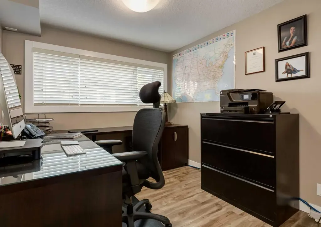 84 Fullerton Road SE Calgary AB T2H 1E5
