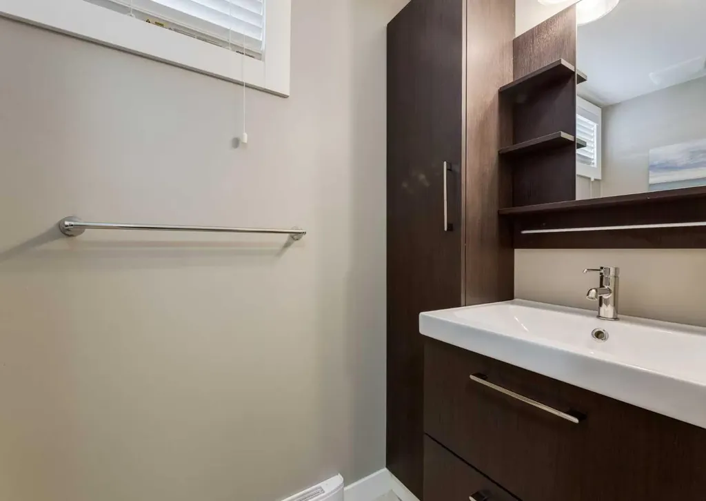 84 Fullerton Road SE Calgary AB T2H 1E5