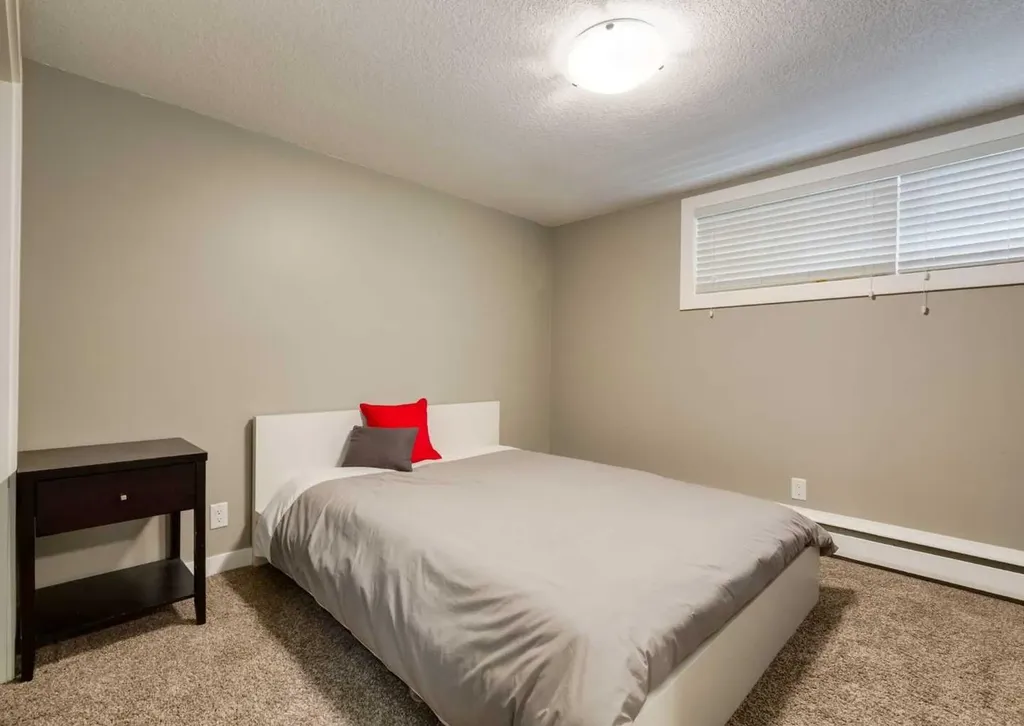 84 Fullerton Road SE Calgary AB T2H 1E5