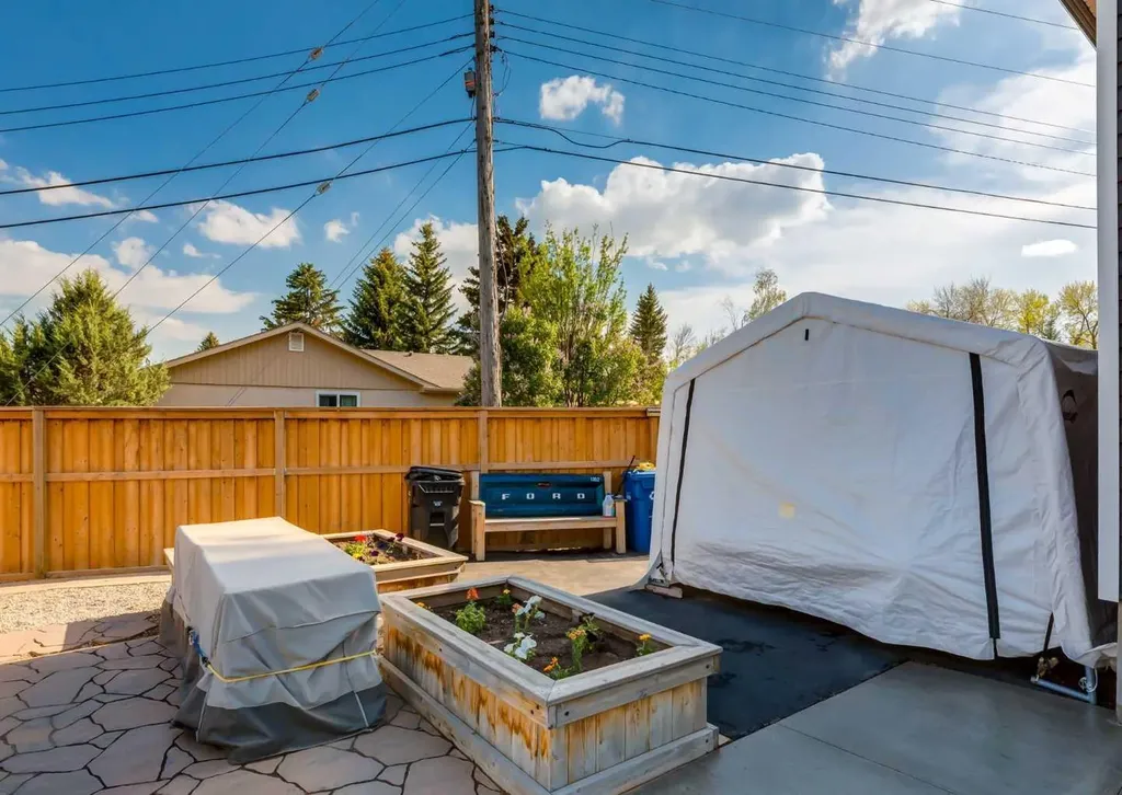 84 Fullerton Road SE Calgary AB T2H 1E5