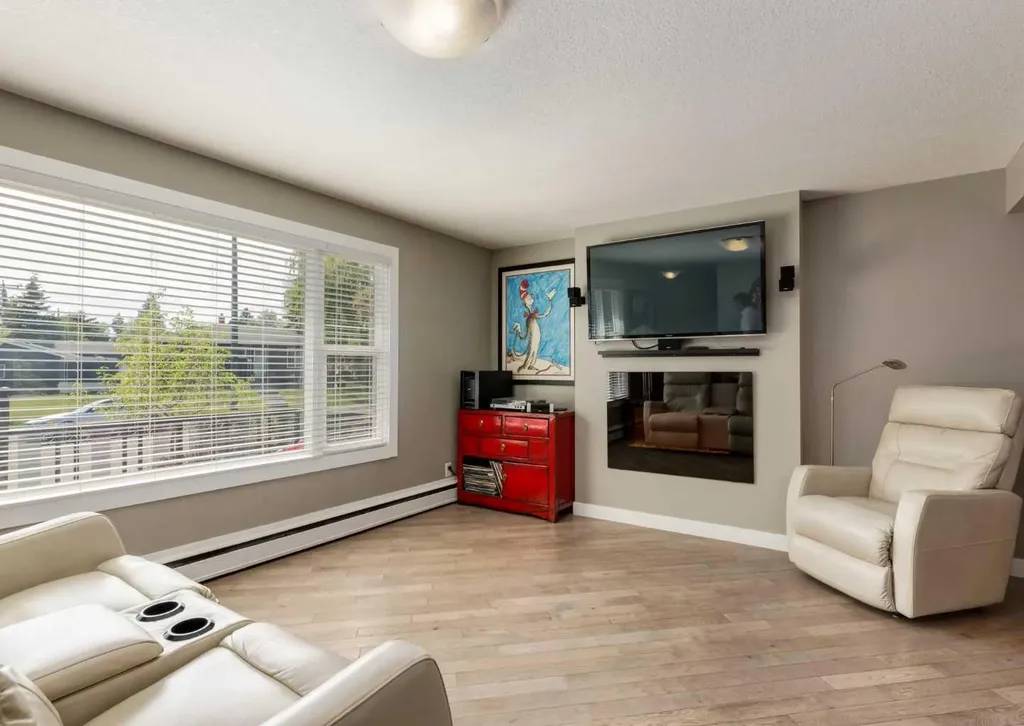 84 Fullerton Road SE Calgary AB T2H 1E5