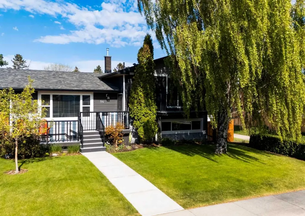 84 Fullerton Road SE Calgary AB T2H 1E5