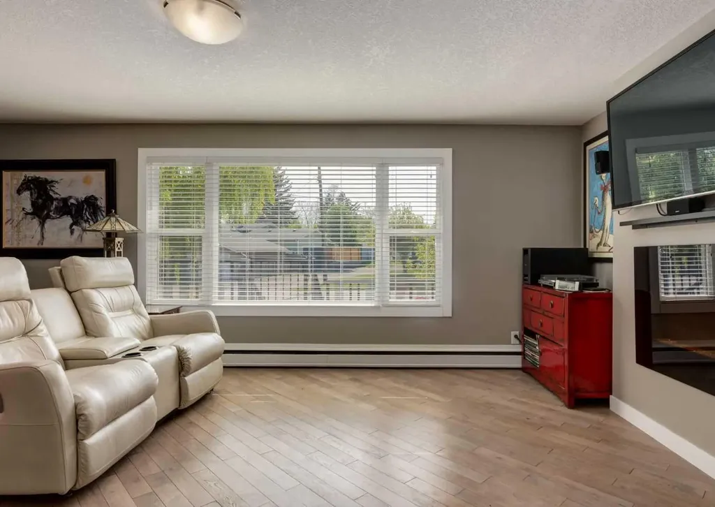 84 Fullerton Road SE Calgary AB T2H 1E5