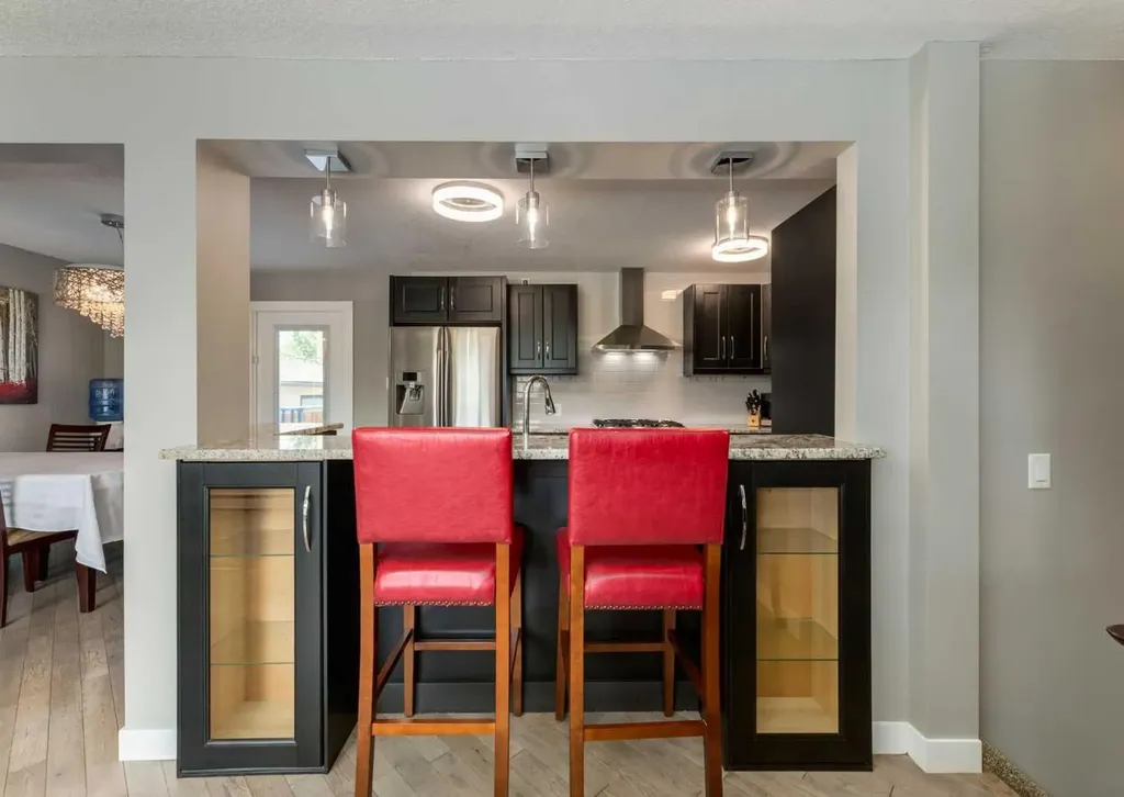 84 Fullerton Road SE Calgary AB T2H 1E5