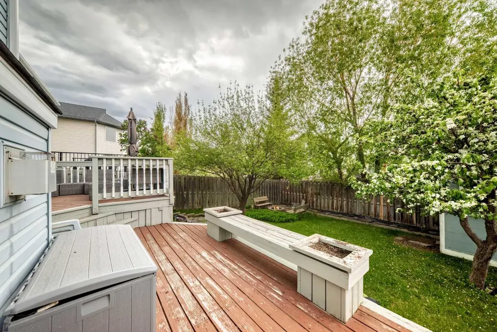 144 Douglas Ridge Circle SE Calgary AB T3M3C2
