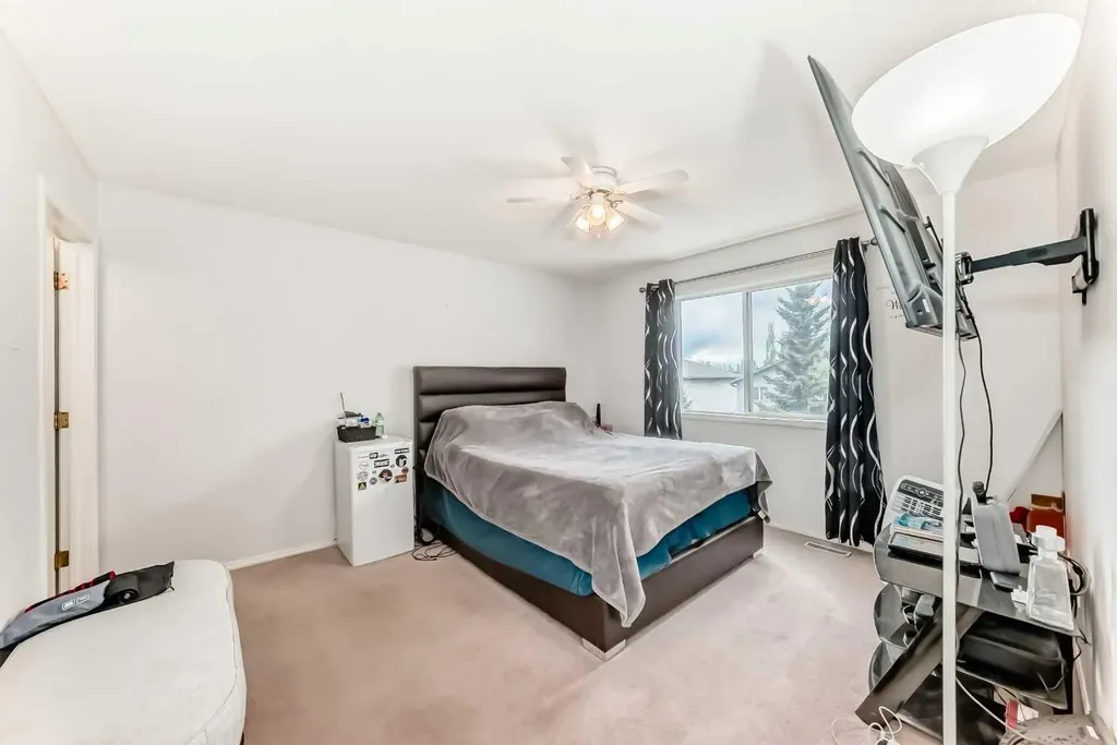 144 Douglas Ridge Circle SE Calgary AB T3M3C2