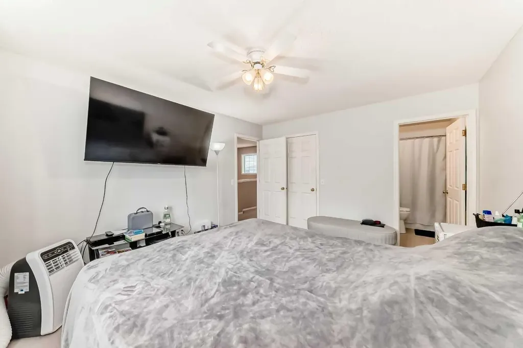 144 Douglas Ridge Circle SE Calgary AB T3M3C2