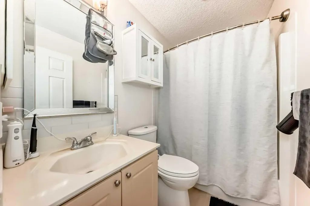 144 Douglas Ridge Circle SE Calgary AB T3M3C2