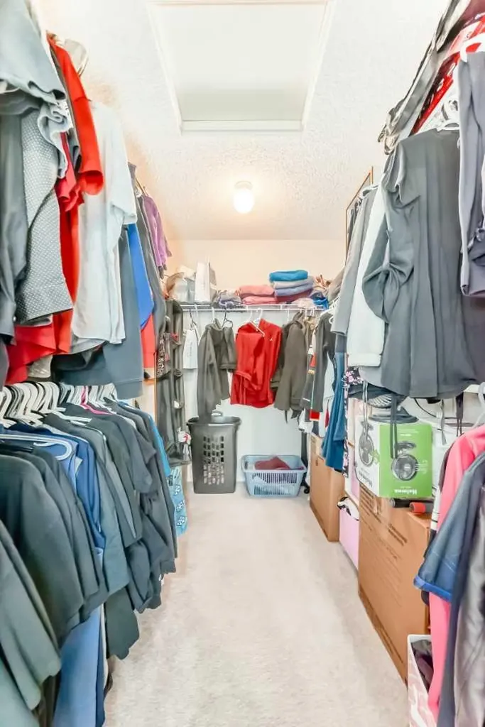 144 Douglas Ridge Circle SE Calgary AB T3M3C2