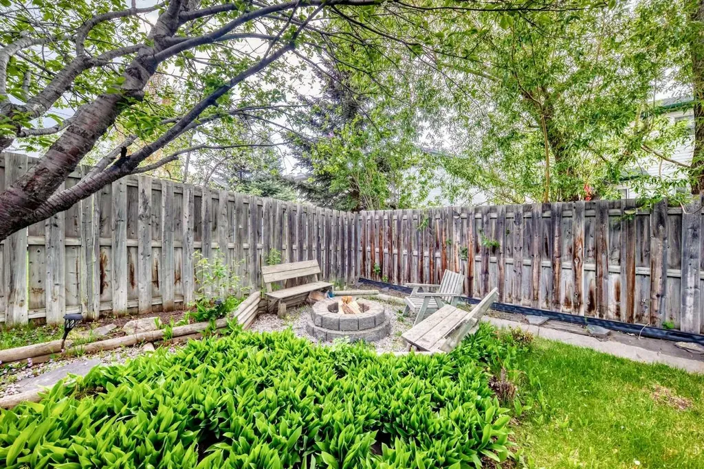 144 Douglas Ridge Circle SE Calgary AB T3M3C2