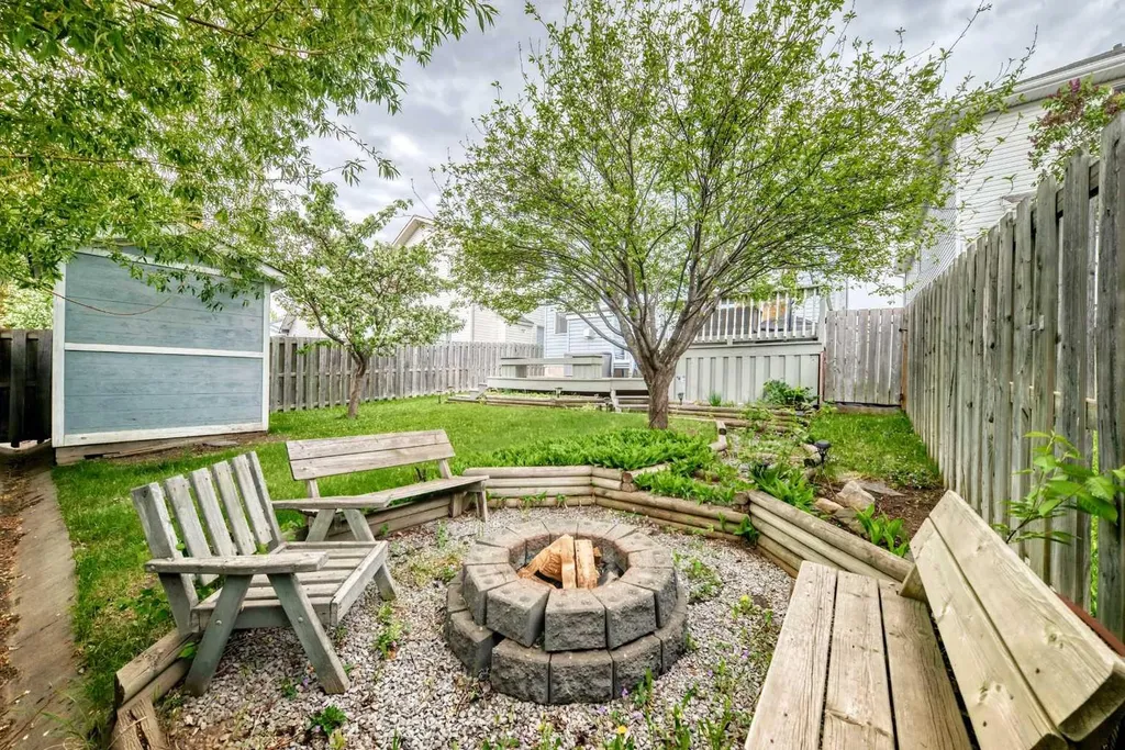 144 Douglas Ridge Circle SE Calgary AB T3M3C2