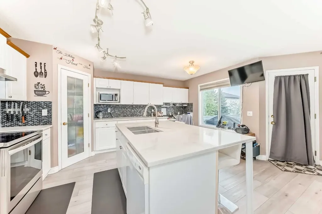 144 Douglas Ridge Circle SE Calgary AB T3M3C2