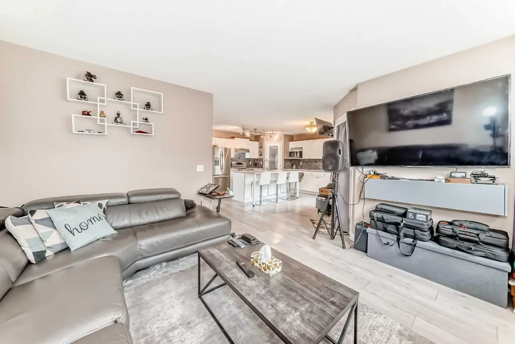 144 Douglas Ridge Circle SE Calgary AB T3M3C2