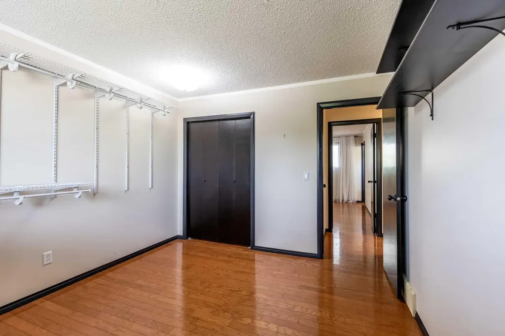 20 Carter Crescent SE Medicine Hat AB T1B2T3