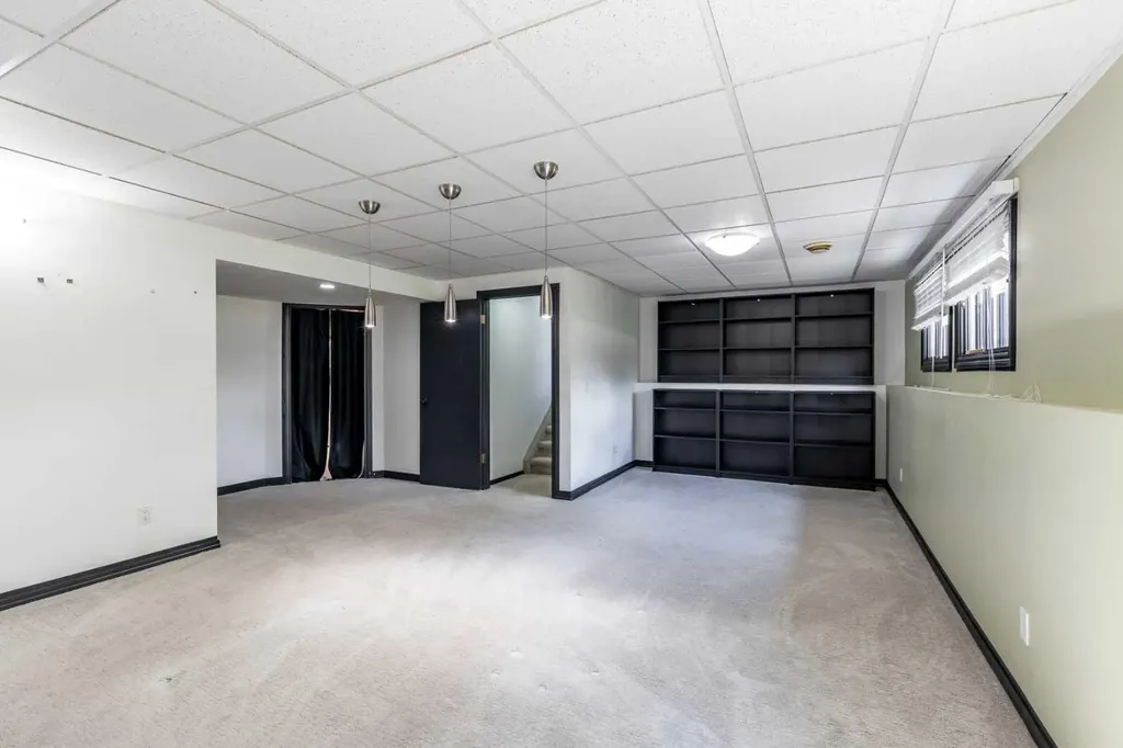 20 Carter Crescent SE Medicine Hat AB T1B2T3