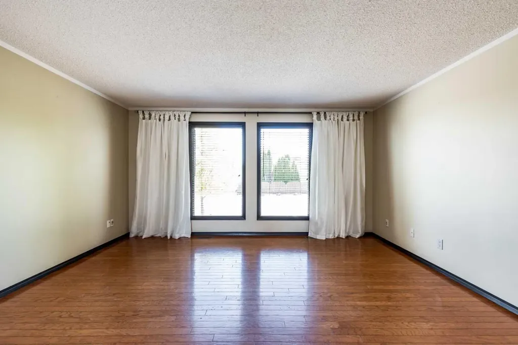20 Carter Crescent SE Medicine Hat AB T1B2T3