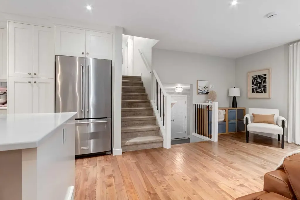 7319 Keewatin Street SW Calgary AB T2V 2M6