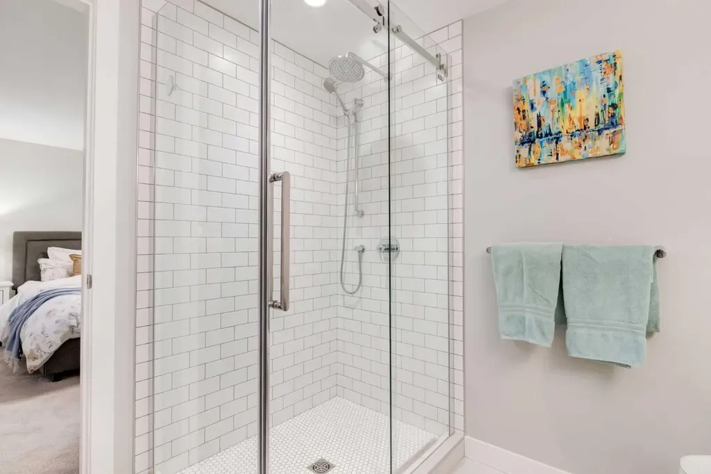 7319 Keewatin Street SW Calgary AB T2V 2M6