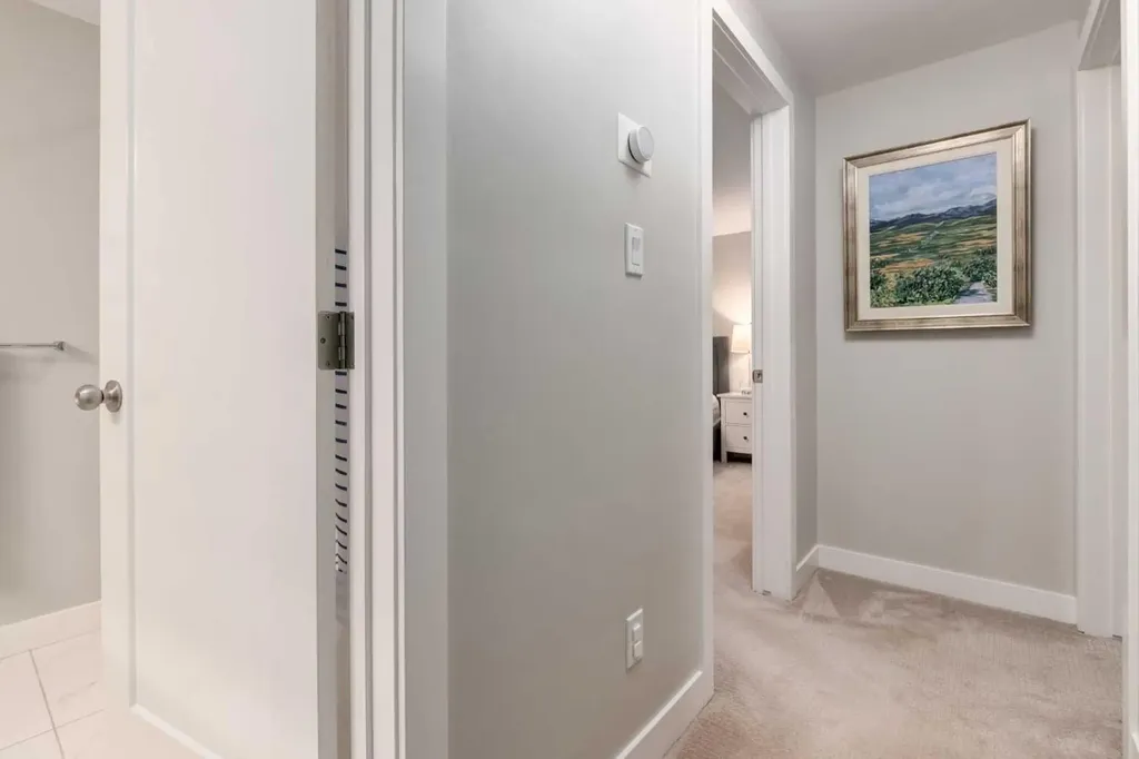 7319 Keewatin Street SW Calgary AB T2V 2M6