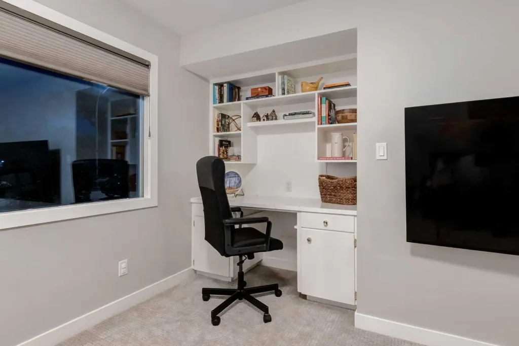 7319 Keewatin Street SW Calgary AB T2V 2M6