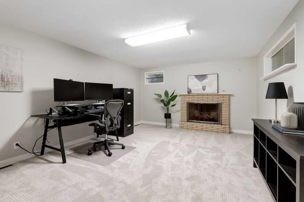 7319 Keewatin Street SW Calgary AB T2V 2M6