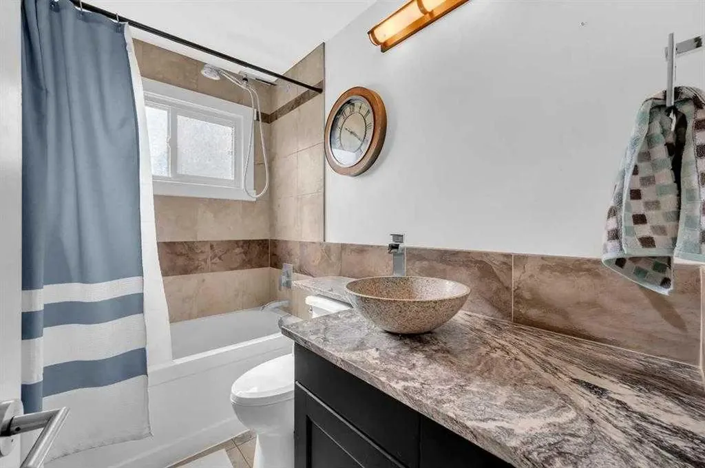 3143 45 Street SW Calgary AB T3E3T7