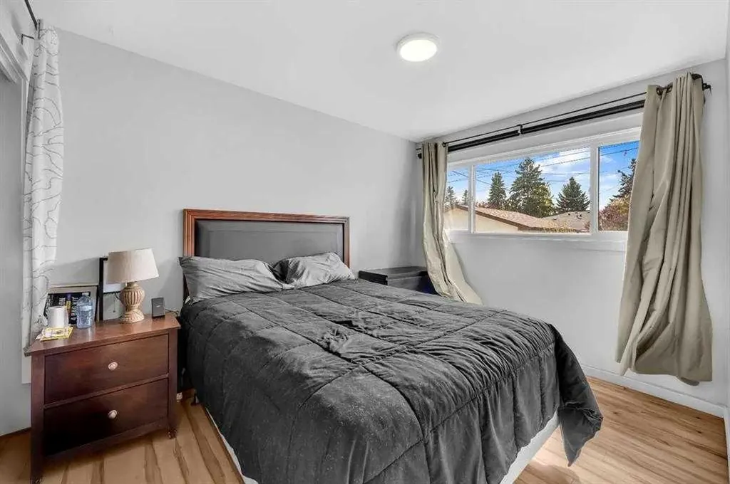 3143 45 Street SW Calgary AB T3E3T7