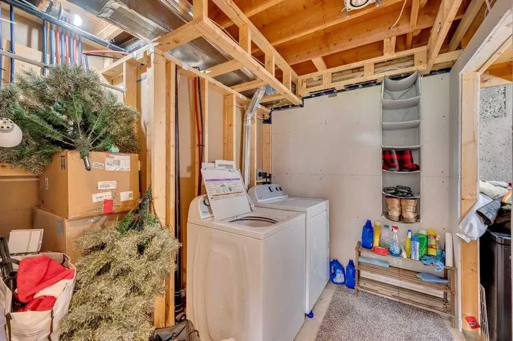 3143 45 Street SW Calgary AB T3E3T7