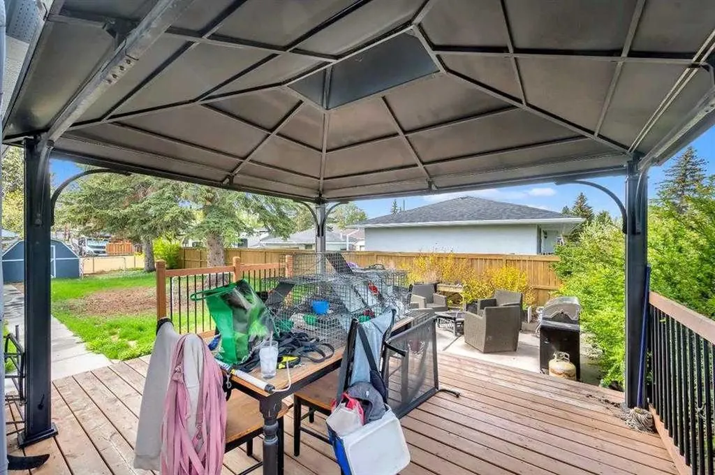 3143 45 Street SW Calgary AB T3E3T7