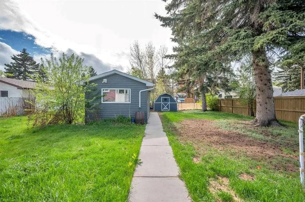 3143 45 Street SW Calgary AB T3E3T7