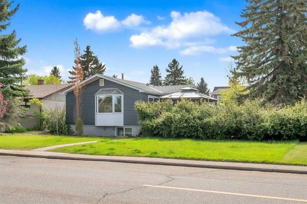 3143 45 Street SW Calgary AB T3E3T7