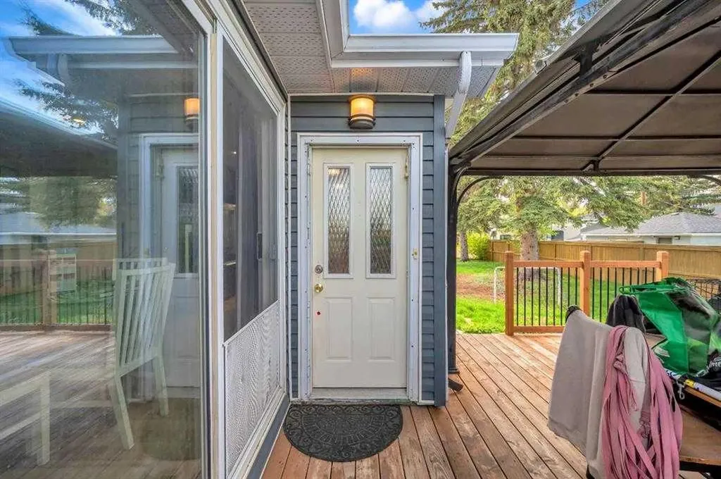 3143 45 Street SW Calgary AB T3E3T7