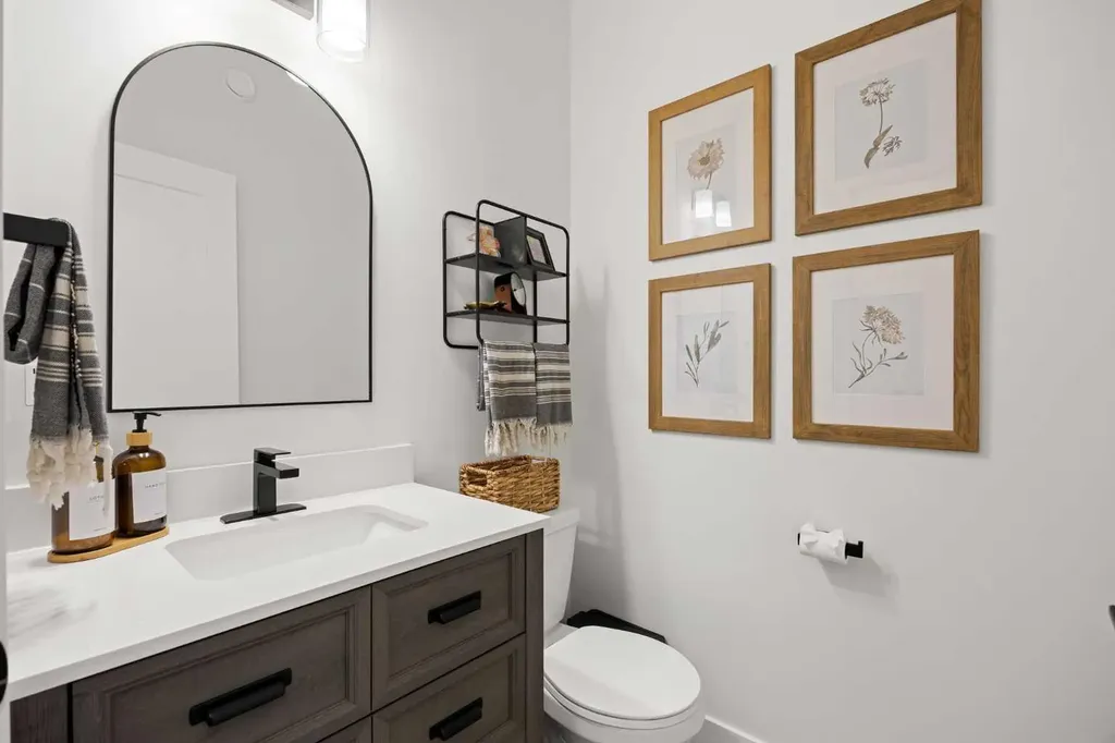 141 Magnolia Manor SE Calgary AB T3M 3H9