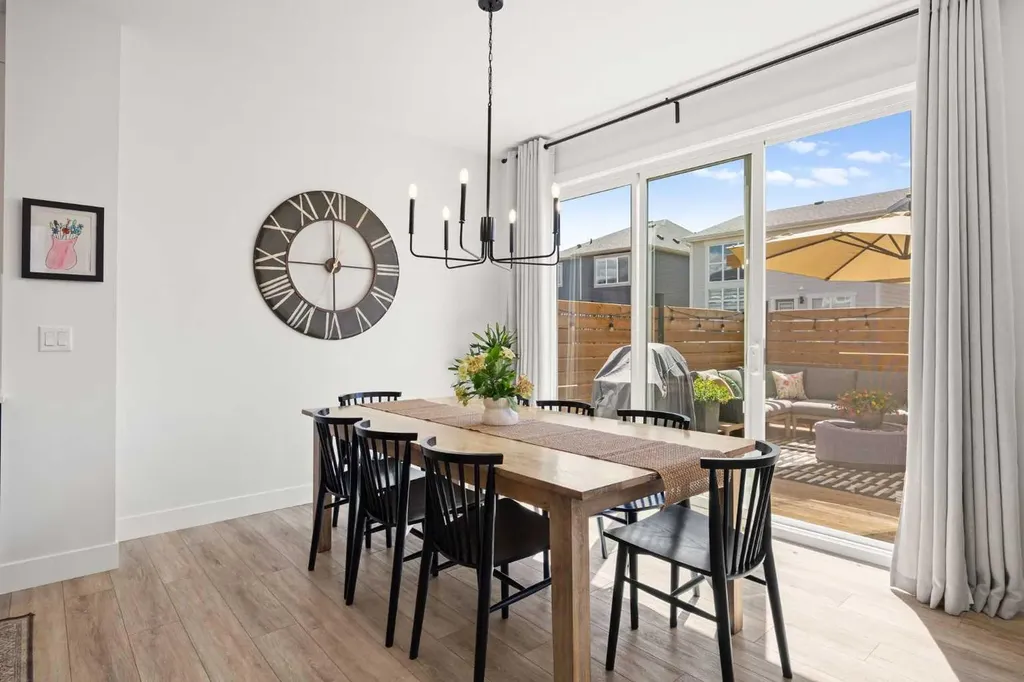 141 Magnolia Manor SE Calgary AB T3M 3H9