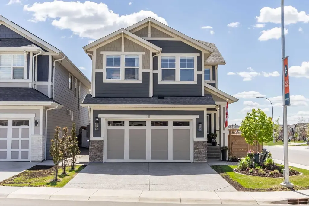 141 Magnolia Manor SE Calgary AB T3M 3H9