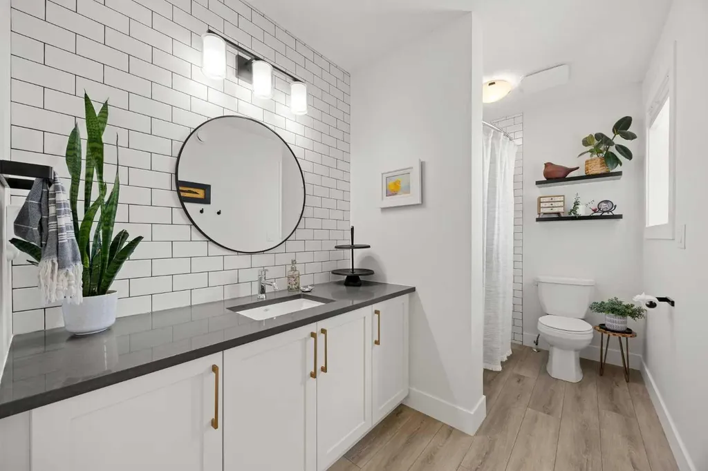 141 Magnolia Manor SE Calgary AB T3M 3H9